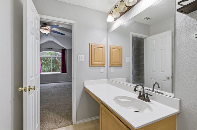 829 Elbe Drive, Arlington, TX 76001