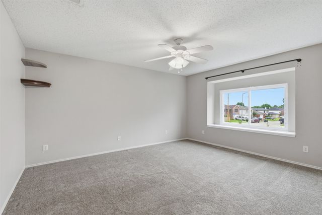 829 Elbe Drive, Arlington, TX 76001