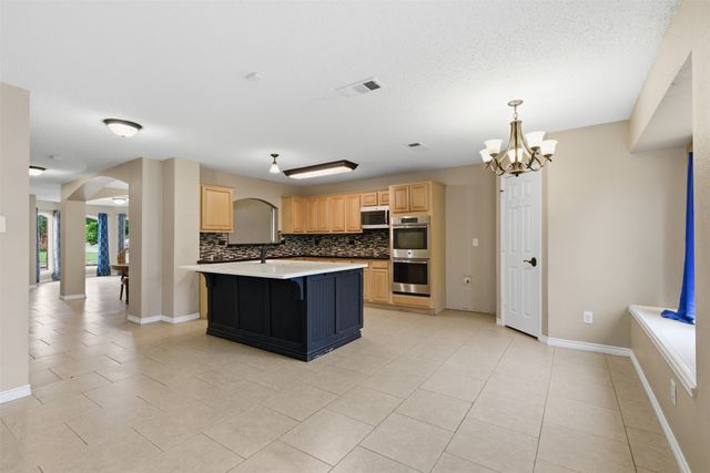 829 Elbe Drive, Arlington, TX 76001