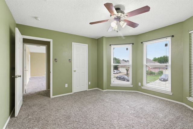 829 Elbe Drive, Arlington, TX 76001