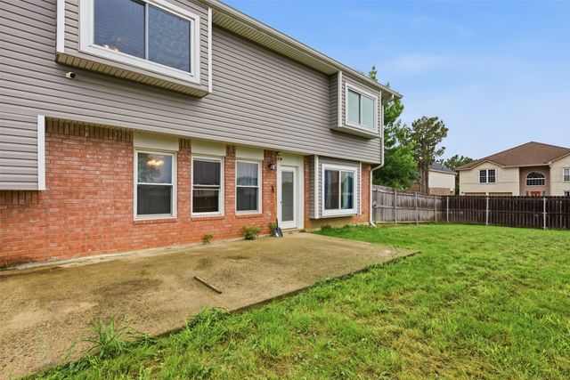 829 Elbe Drive, Arlington, TX 76001
