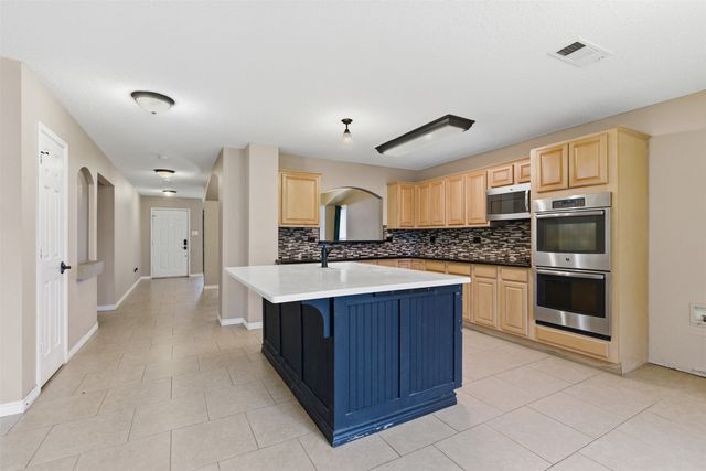 829 Elbe Drive, Arlington, TX 76001