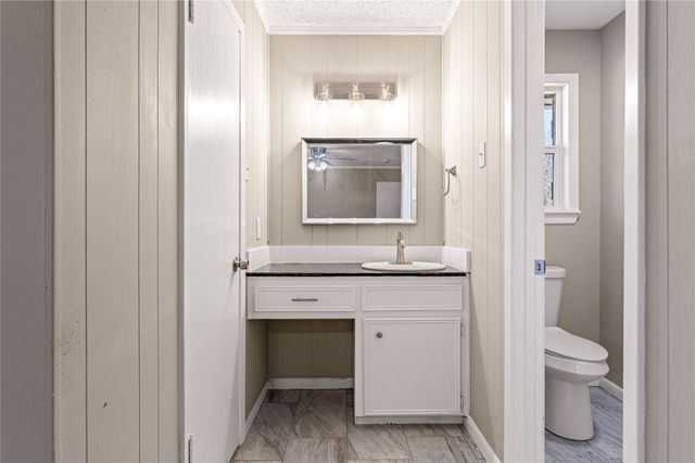 801 Chapparal Road, Hewitt, TX 76643