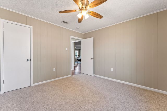 801 Chapparal Road, Hewitt, TX 76643