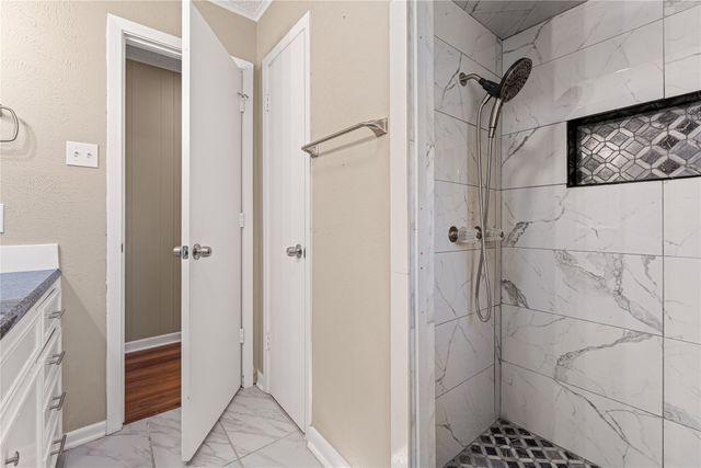 801 Chapparal Road, Hewitt, TX 76643