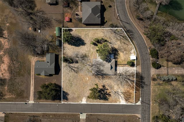 801 Chapparal Road, Hewitt, TX 76643