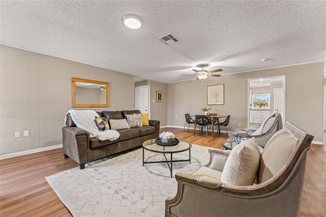 801 Chapparal Road, Hewitt, TX 76643