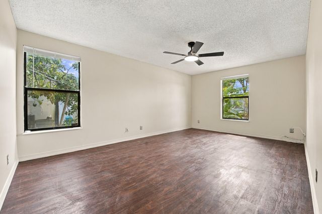 5141 Saint John Avenue N, Boynton Beach, FL 33472