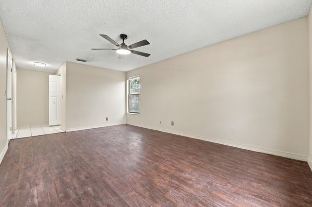 5141 Saint John Avenue N, Boynton Beach, FL 33472