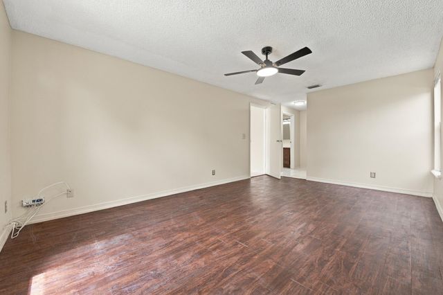 5141 Saint John Avenue N, Boynton Beach, FL 33472
