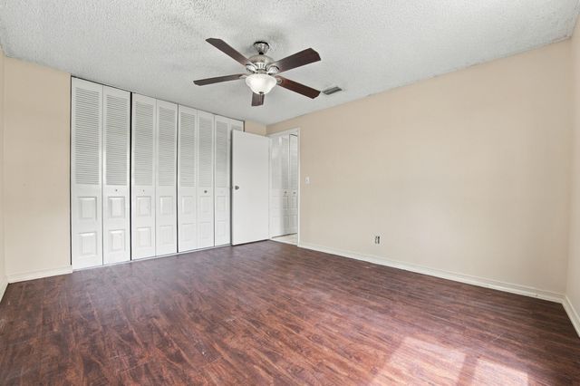 5141 Saint John Avenue N, Boynton Beach, FL 33472
