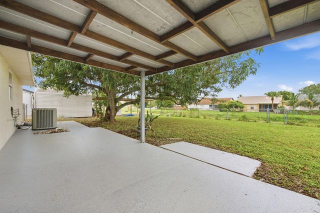 5141 Saint John Avenue N, Boynton Beach, FL 33472