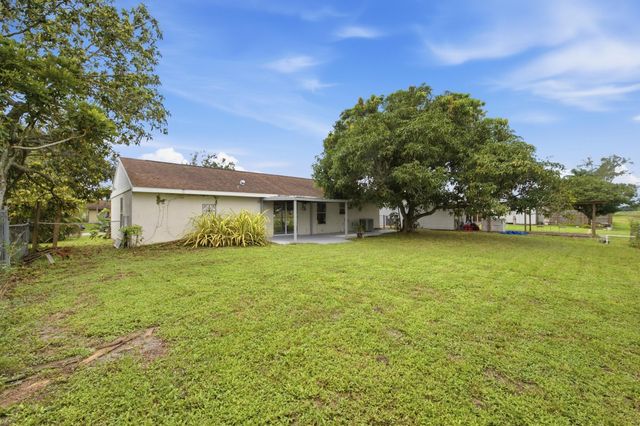 5141 Saint John Avenue N, Boynton Beach, FL 33472