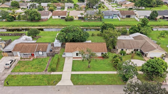 5141 Saint John Avenue N, Boynton Beach, FL 33472