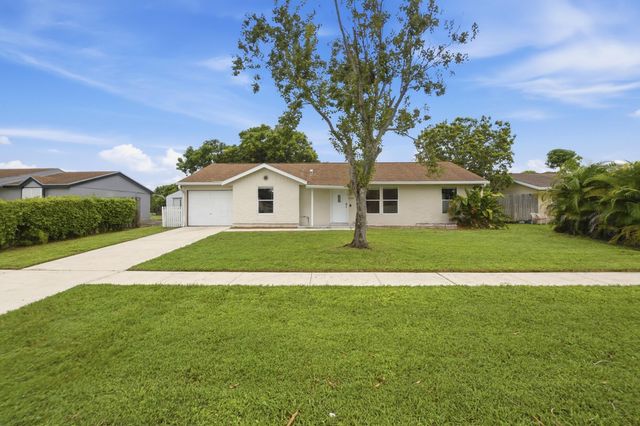 5141 Saint John Avenue N, Boynton Beach, FL 33472
