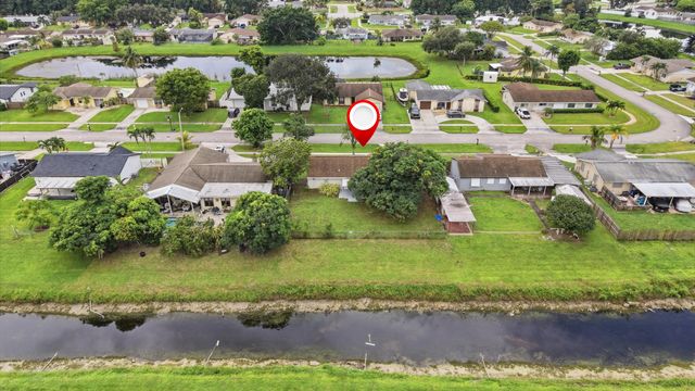 5141 Saint John Avenue N, Boynton Beach, FL 33472