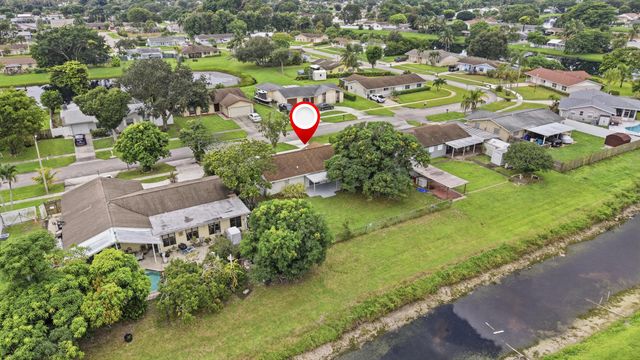 5141 Saint John Avenue N, Boynton Beach, FL 33472