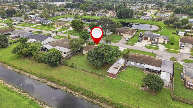 5141 Saint John Avenue N, Boynton Beach, FL 33472