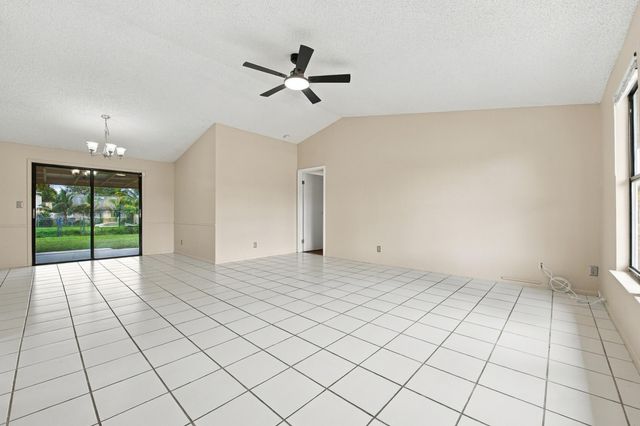 5141 Saint John Avenue N, Boynton Beach, FL 33472