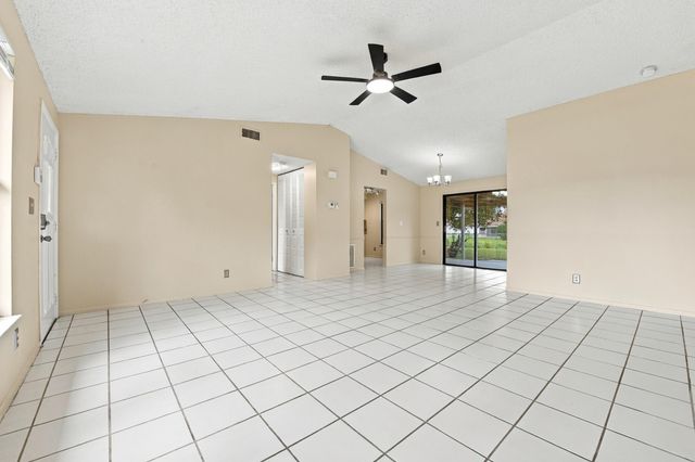 5141 Saint John Avenue N, Boynton Beach, FL 33472