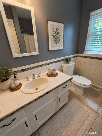 24 Pearl Street, Glastonbury, CT 06033