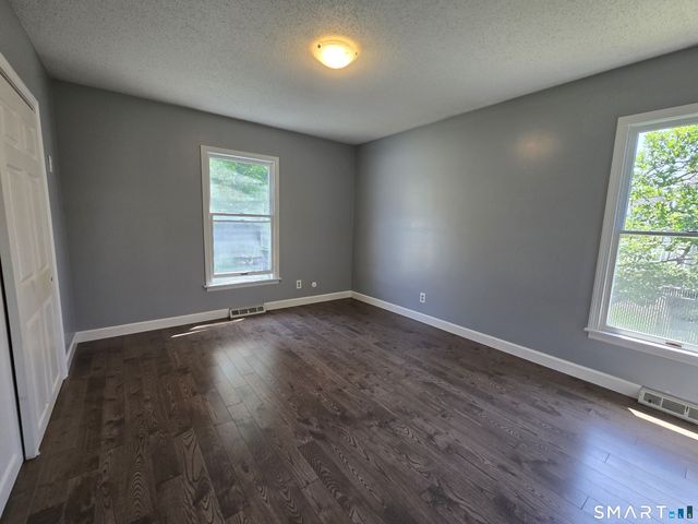 24 Pearl Street, Glastonbury, CT 06033