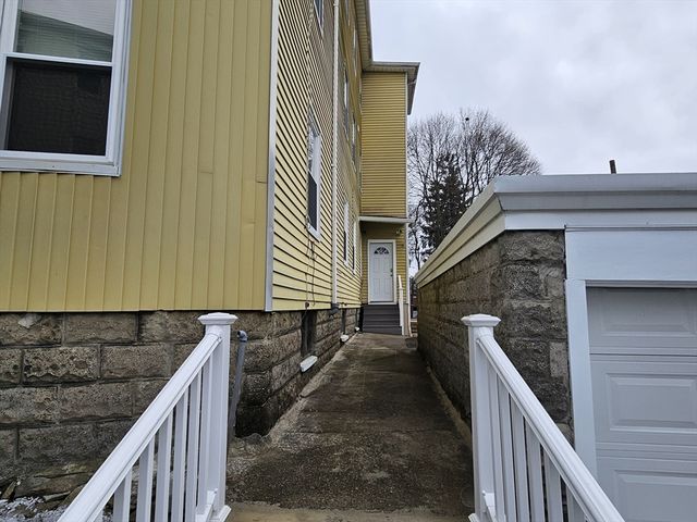 4 Vernon Terrace 2, Worcester, MA 01610