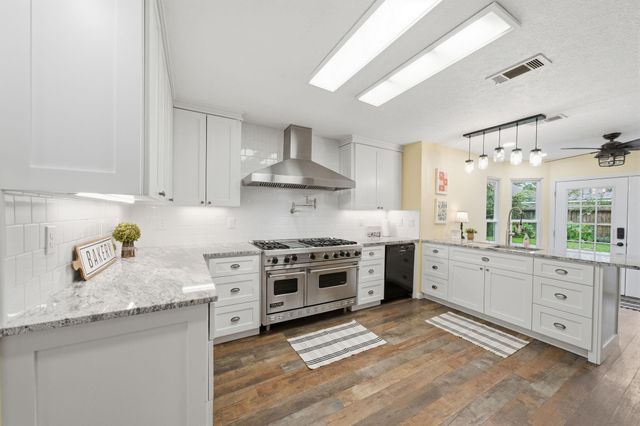 12030 Laneview Drive, Houston, TX 77070
