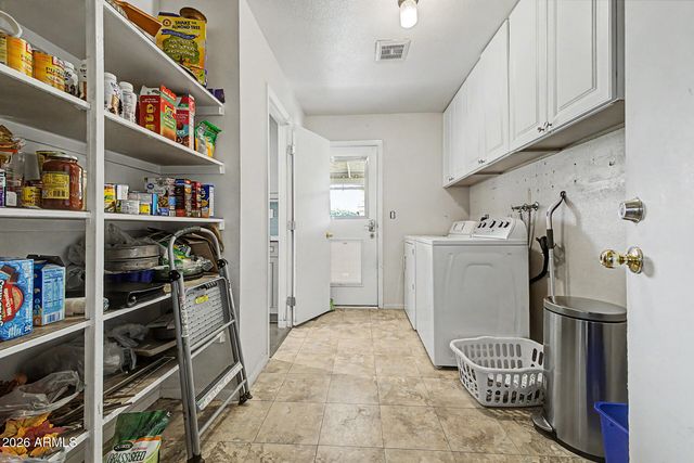 6425 W MISSION Lane, Glendale, AZ 85302