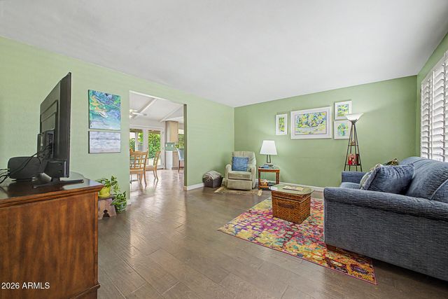 6425 W MISSION Lane, Glendale, AZ 85302