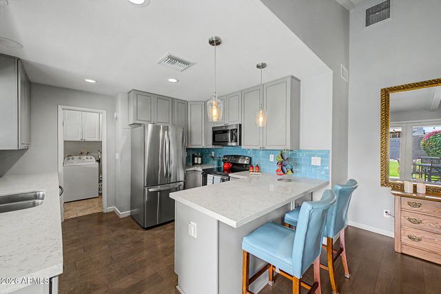 6425 W MISSION Lane, Glendale, AZ 85302