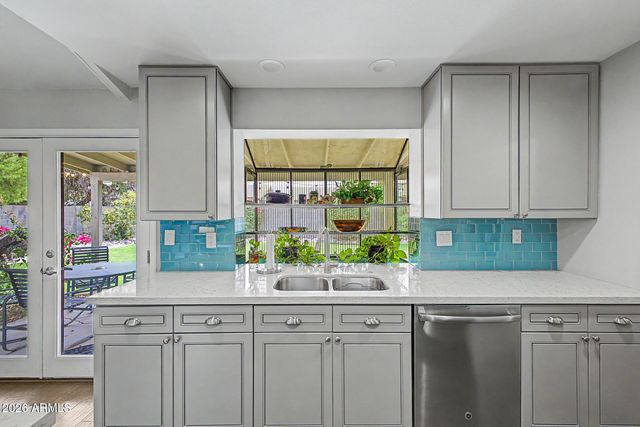 6425 W MISSION Lane, Glendale, AZ 85302