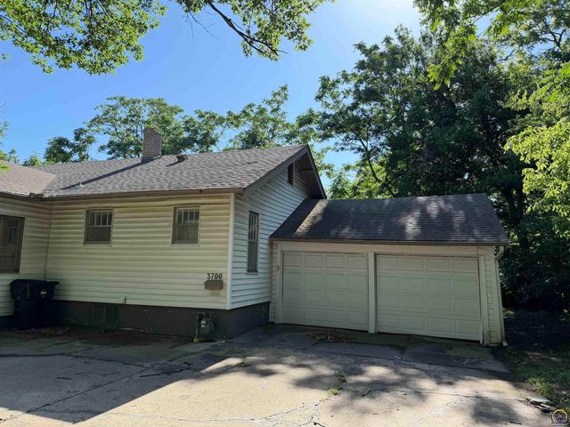 3700 SW 10th Ave, Topeka, KS 66604