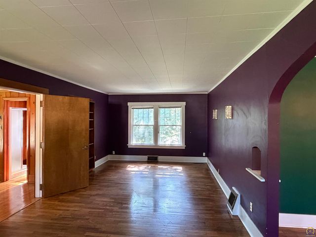 3700 SW 10th Ave, Topeka, KS 66604