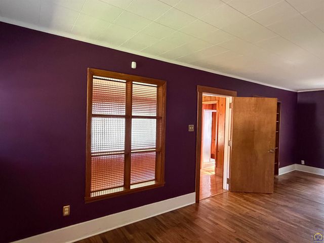 3700 SW 10th Ave, Topeka, KS 66604