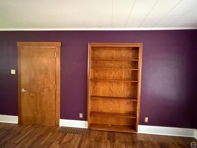 3700 SW 10th Ave, Topeka, KS 66604