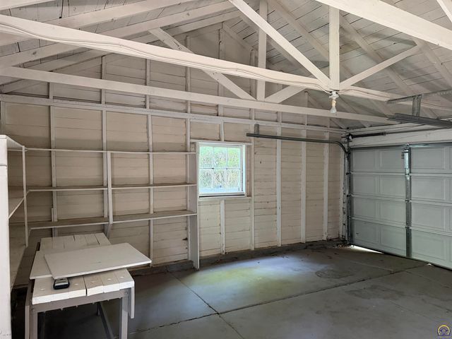 3700 SW 10th Ave, Topeka, KS 66604