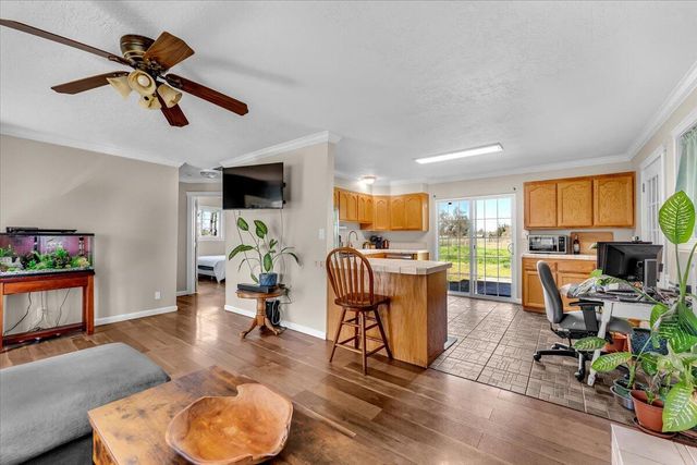 19278 Green Acres Lane, Redding, CA 96002