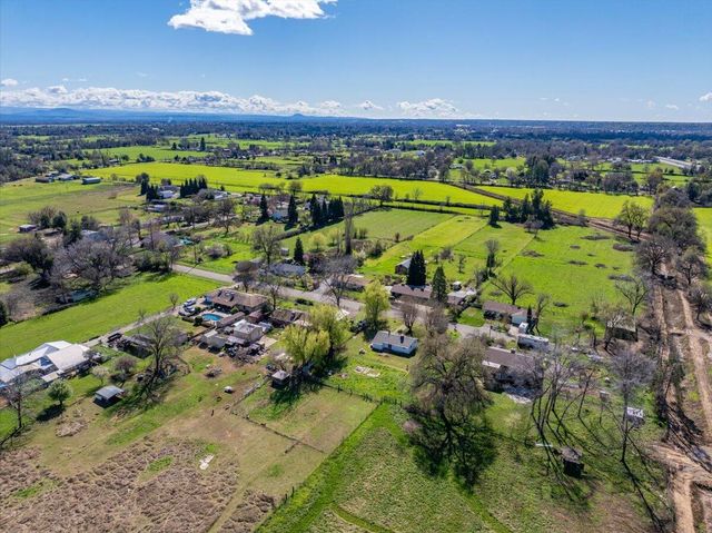 19278 Green Acres Lane, Redding, CA 96002