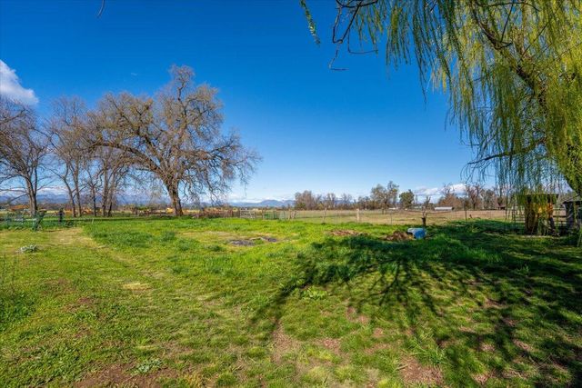 19278 Green Acres Lane, Redding, CA 96002