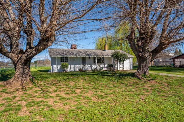 19278 Green Acres Lane, Redding, CA 96002