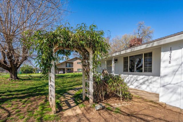 19278 Green Acres Lane, Redding, CA 96002