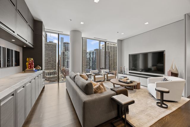 4 E Elm Street 12S, Chicago, IL 60611