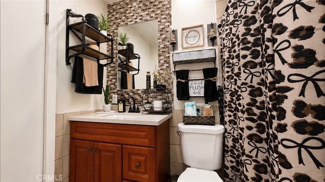 885 W Valley, Colton, CA 92324