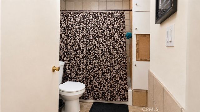 885 W Valley, Colton, CA 92324
