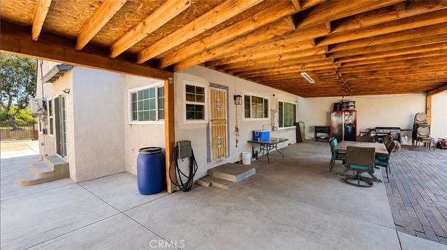 885 W Valley, Colton, CA 92324