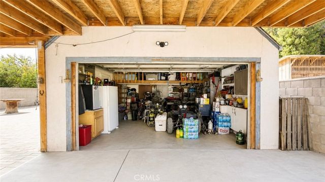 885 W Valley, Colton, CA 92324