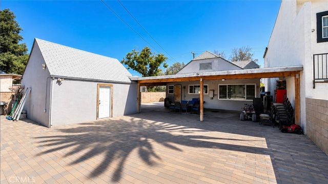 885 W Valley, Colton, CA 92324