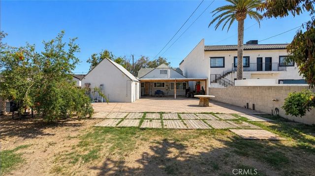 885 W Valley, Colton, CA 92324