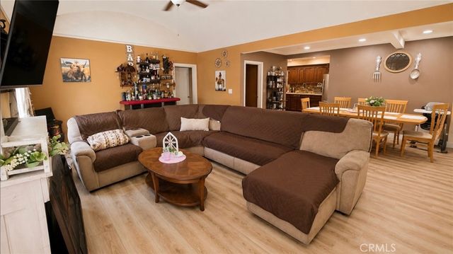 885 W Valley, Colton, CA 92324
